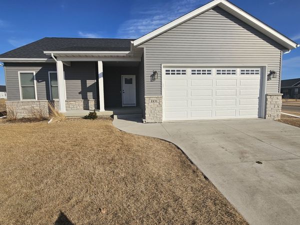 1831 S 5th Street, Eldridge, IA 52748