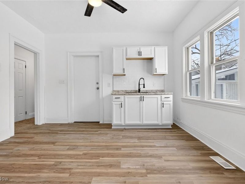 11706 Gay Avenue, Cleveland, OH 44105 Photo 12