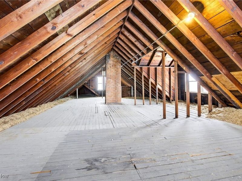 11706 Gay Avenue, Cleveland, OH 44105 Photo 27