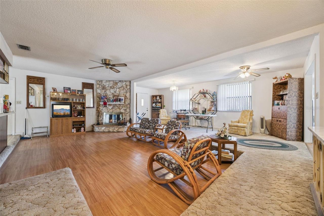 175 Bull Run Avenue, Osteen, FL 32764 Photo