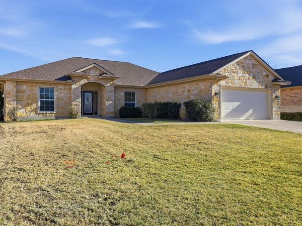 127 Turkey RUN, Meadowlakes, TX 78654