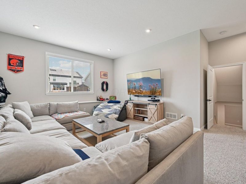 6044 Honey Farm Way, Grove City, OH 43123 Photo 8