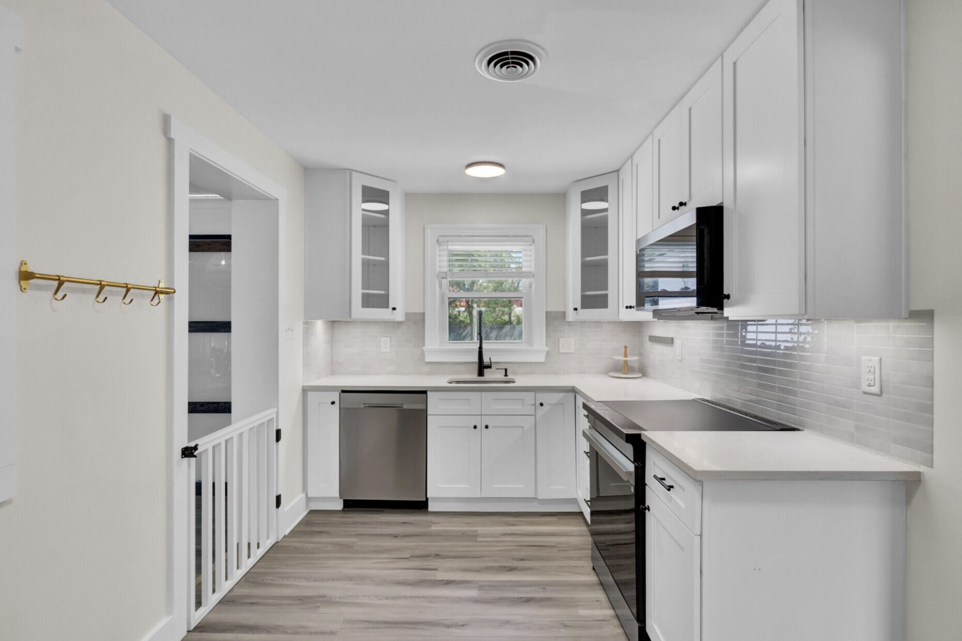 818 W Madison Avenue Photo 16