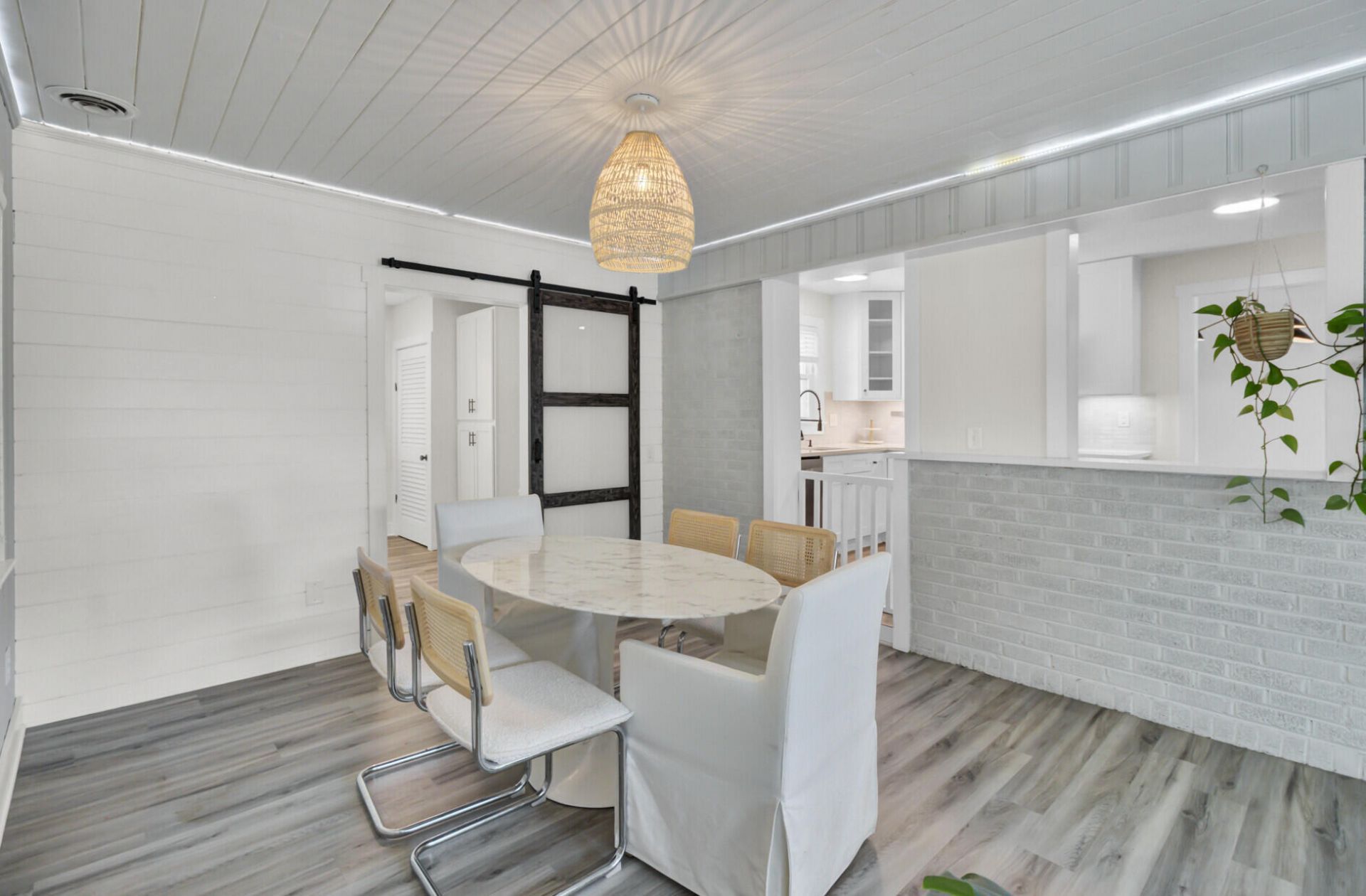 818 W Madison Avenue Photo 25