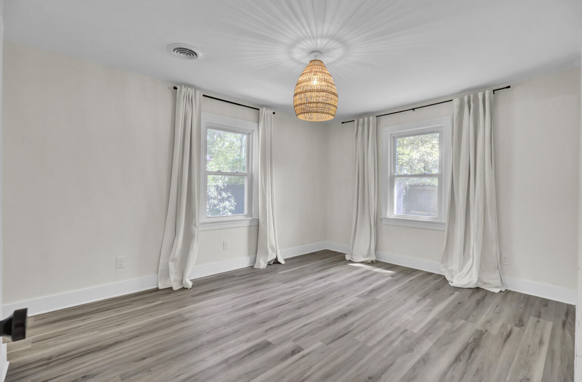 818 W Madison Avenue Photo 31