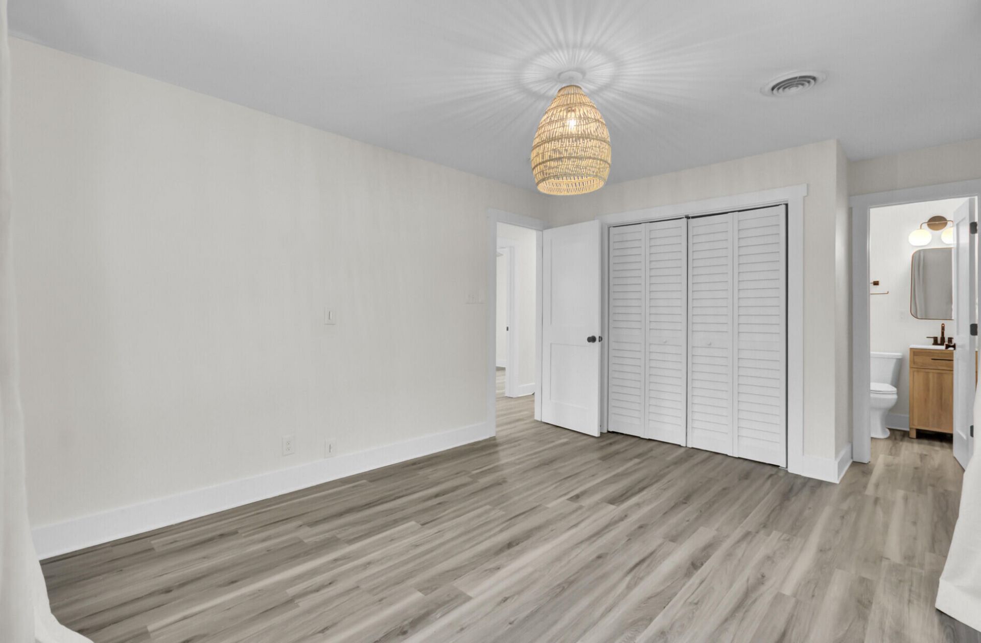 818 W Madison Avenue Photo 32