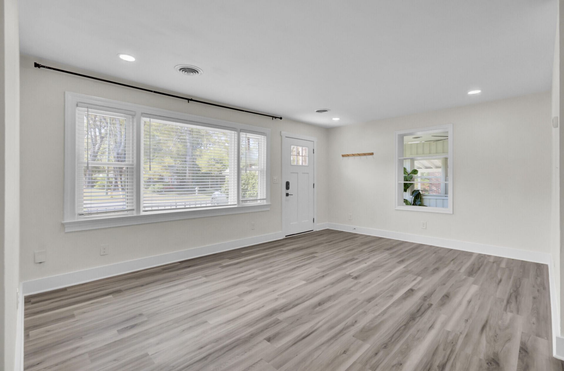 818 W Madison Avenue Photo 9