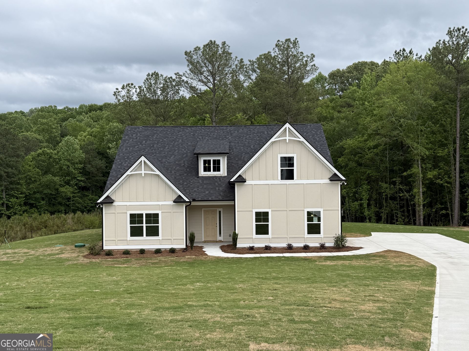 62 Root Drive, Unit 16, Newnan, GA 30263 Main Photo