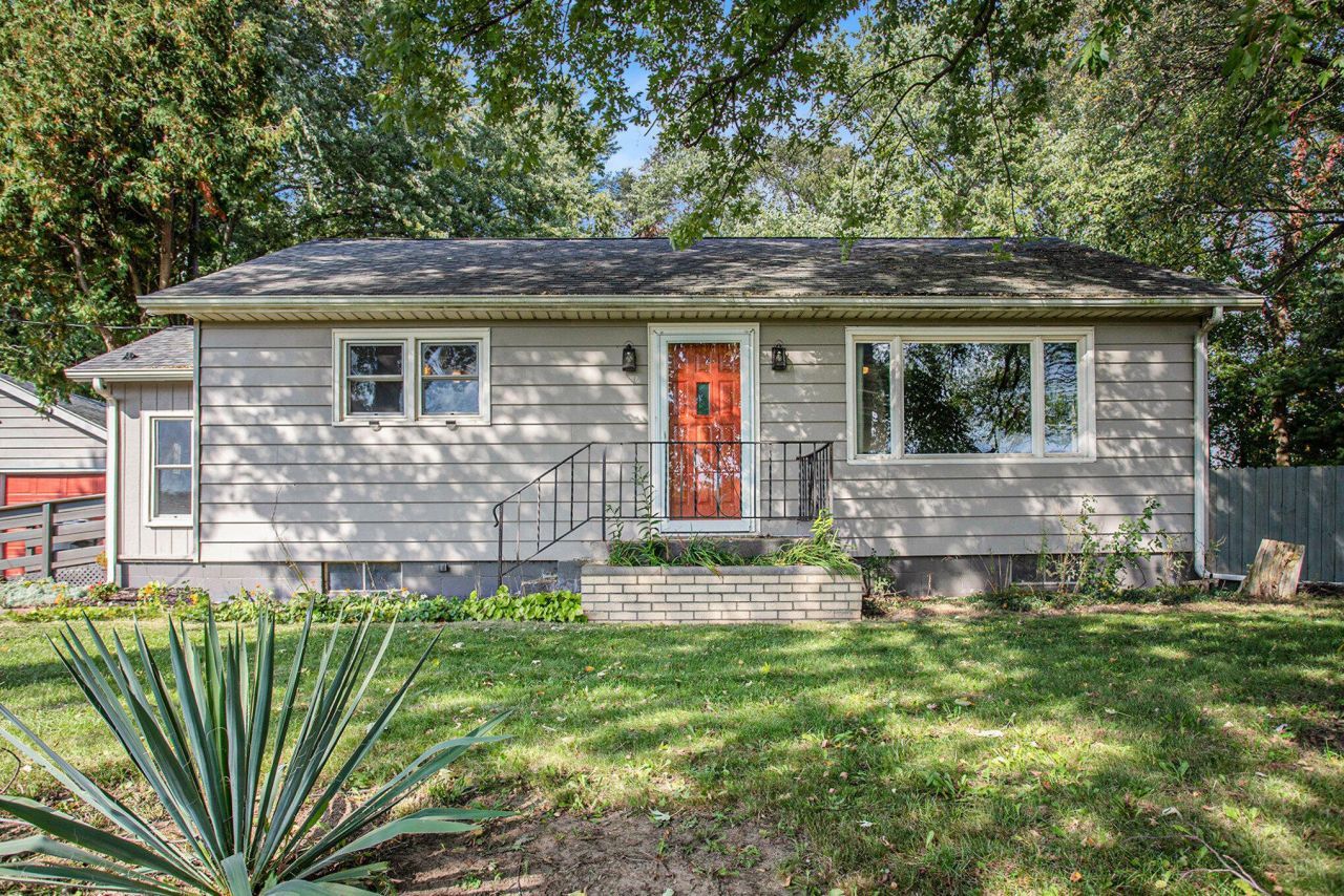 32780 M 43, Paw Paw, MI 49079 Main Photo