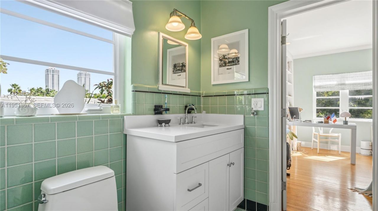 4805 Cherokee Ave, Miami Beach, FL 33140 Photo