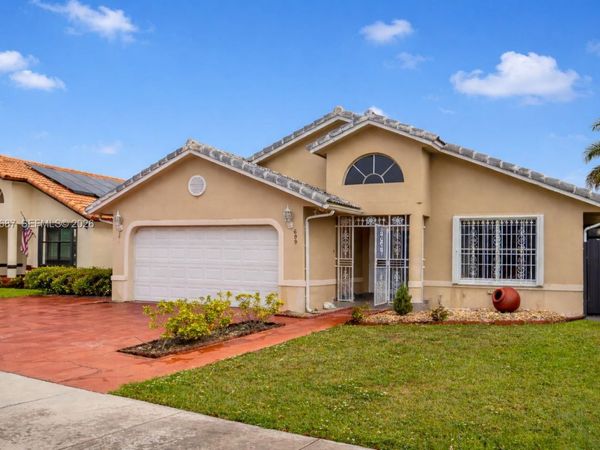 699 NW 134th Pl, Miami, FL 33182