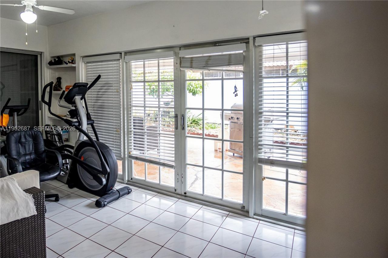 699 NW 134th Pl, Miami, FL 33182 Photo