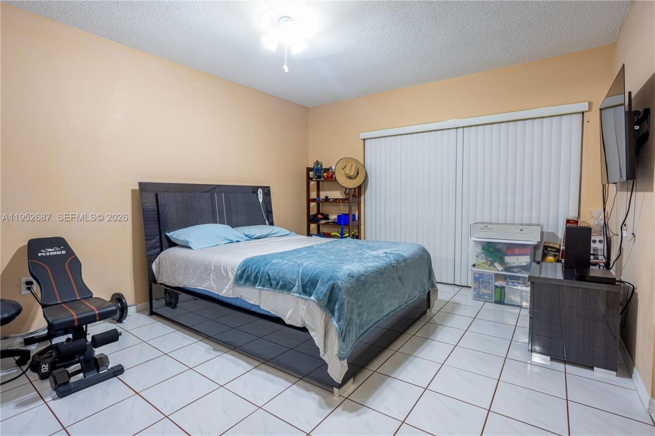 699 NW 134th Pl, Miami, FL 33182 Photo