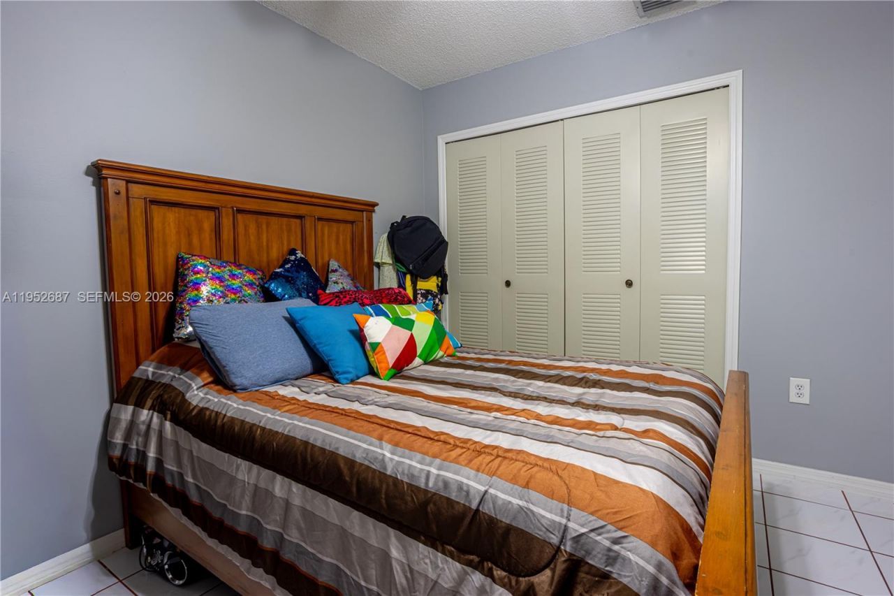 699 NW 134th Pl, Miami, FL 33182 Photo