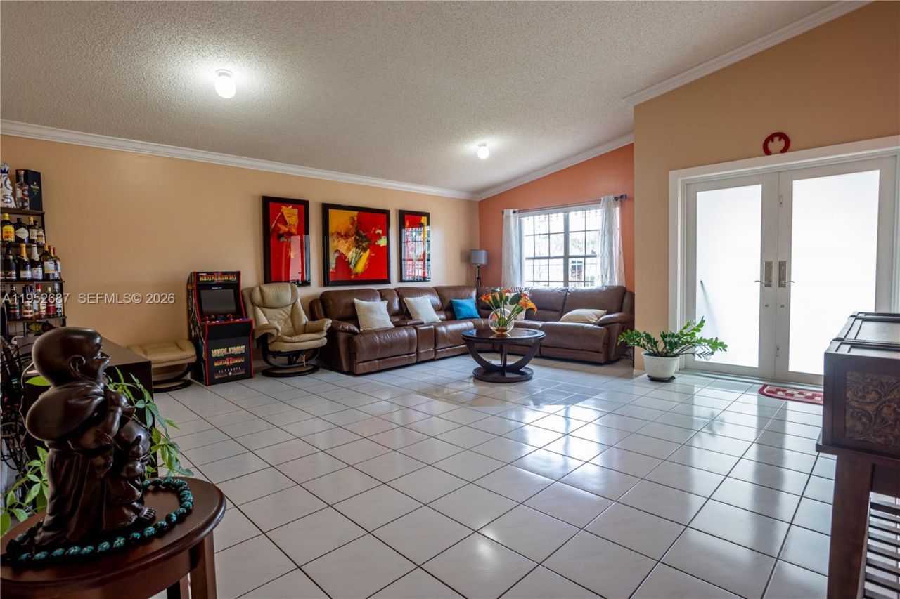 699 NW 134th Pl, Miami, FL 33182 Photo