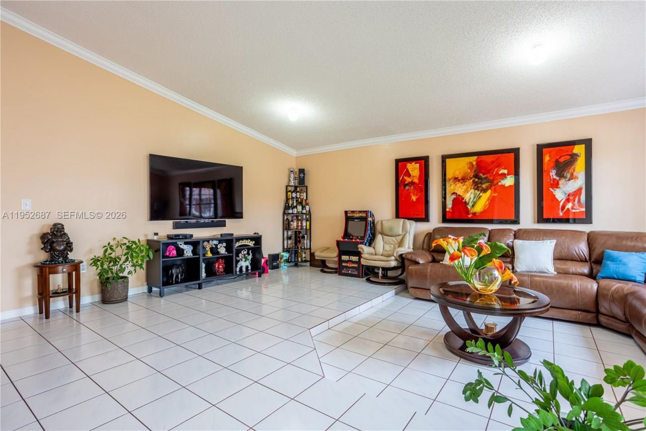 699 NW 134th Pl, Miami, FL 33182 Photo