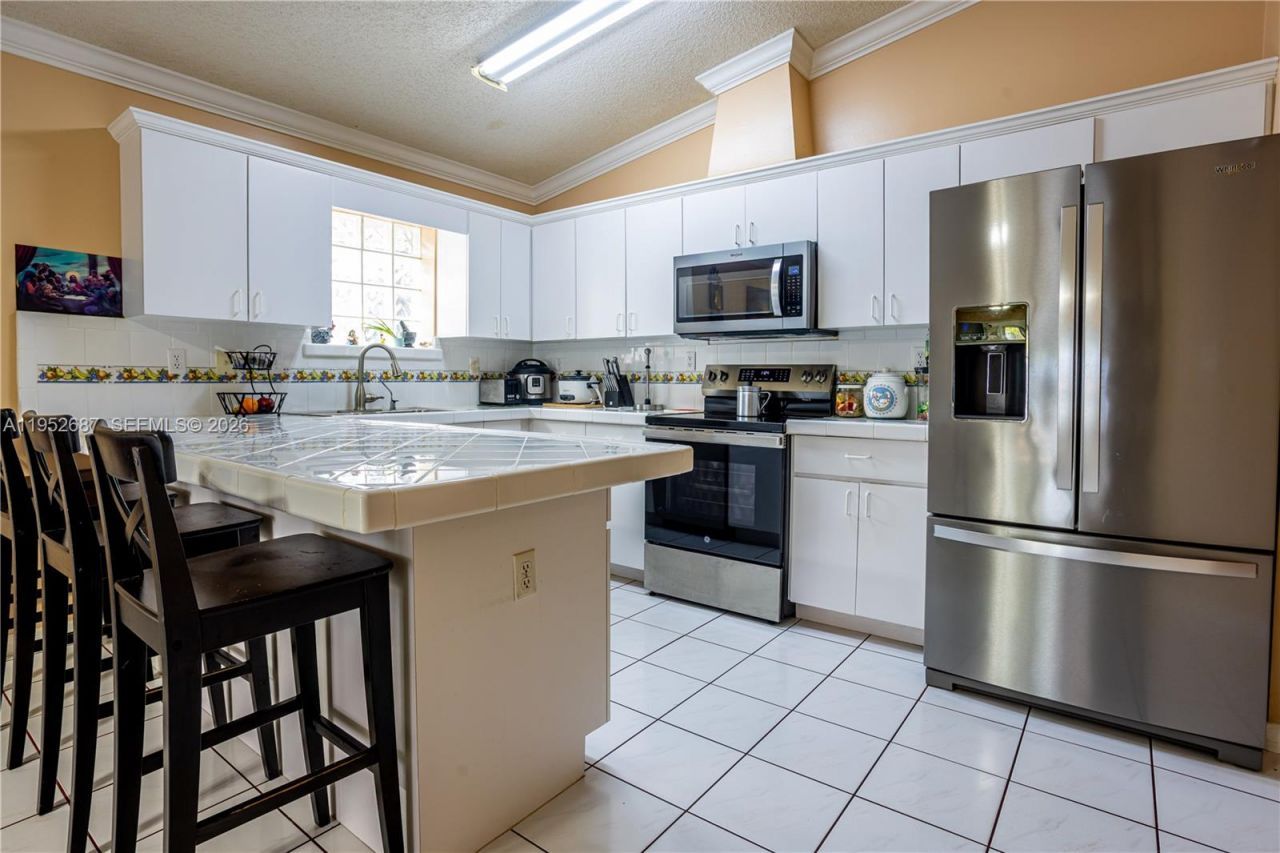 699 NW 134th Pl, Miami, FL 33182 Photo