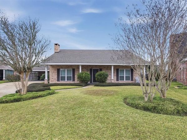 1528 N Covey Lane N, Lake Charles, LA 70605