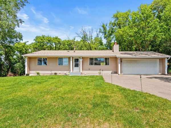 2200 Horizon Road, Burnsville, MN 55337
