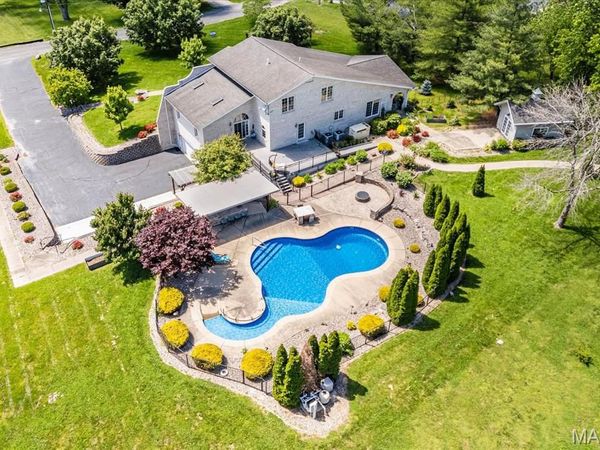 882 Edwards Street, St Libory, IL 62282