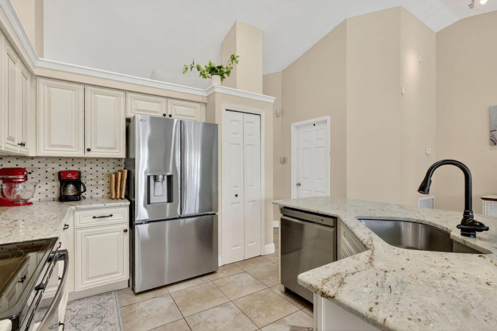 2631 SW Fair Isle Road, Port Saint Lucie, FL 34987 Photo