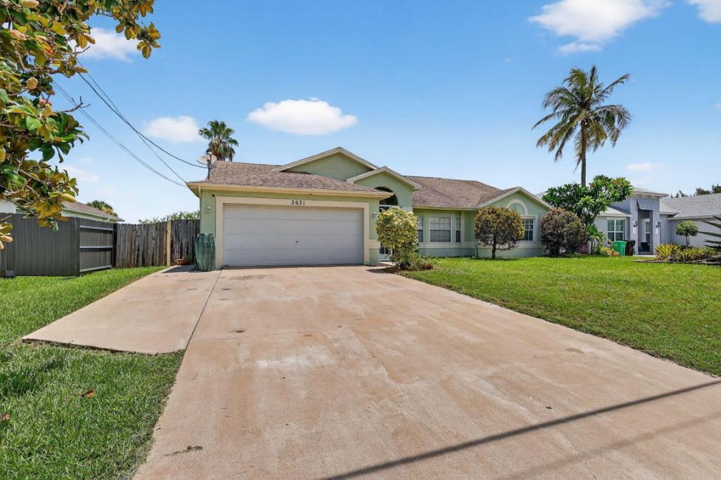 2631 SW Fair Isle Road, Port Saint Lucie, FL 34987 Photo
