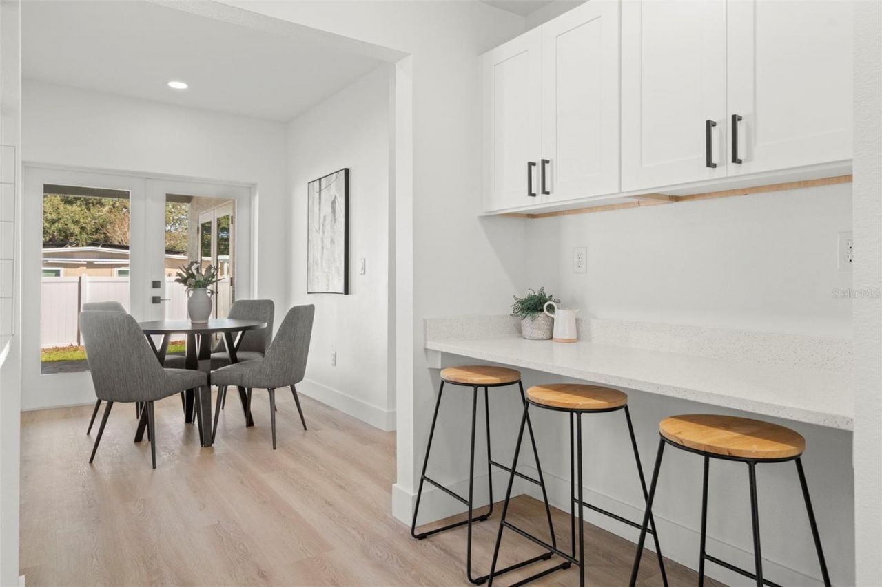 7211 Orpine Drive N, Saint Petersburg, FL 33702 Photo