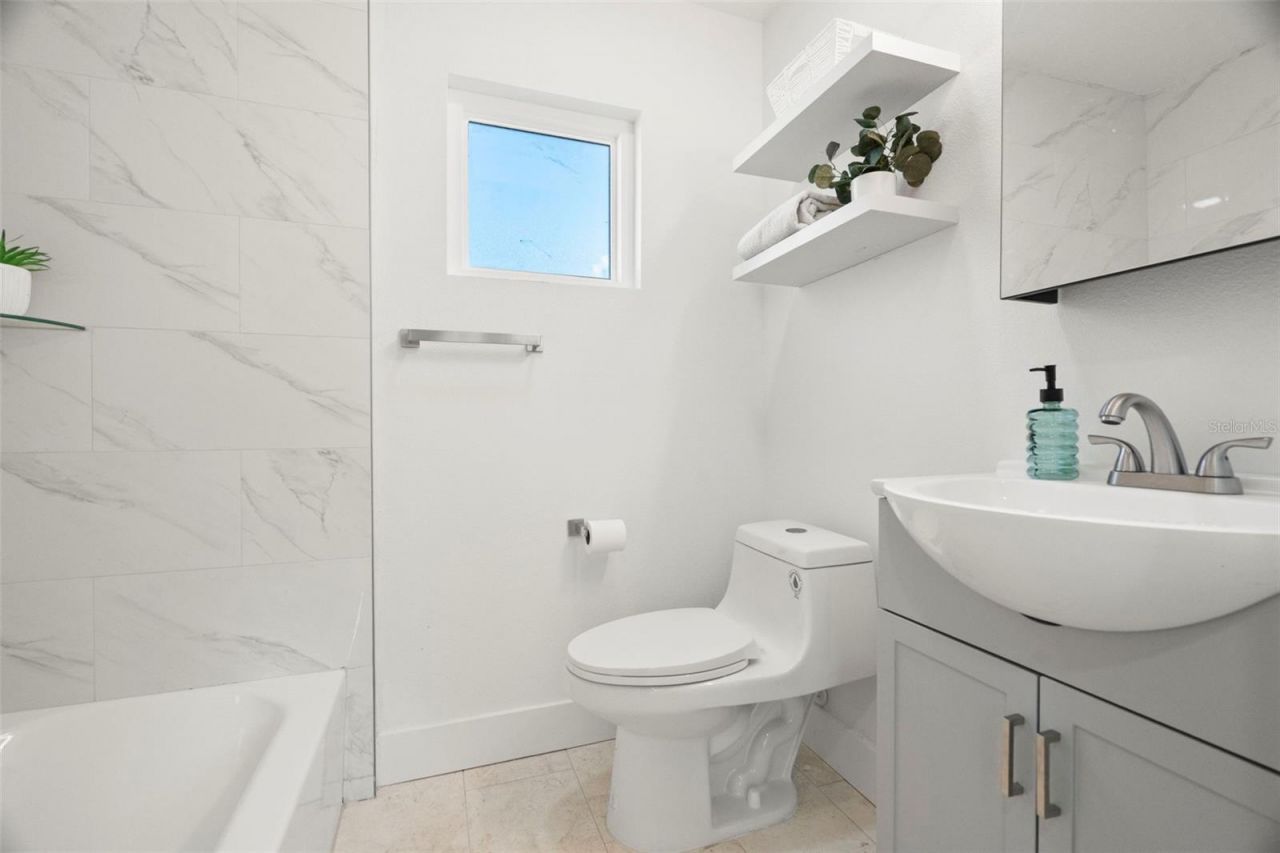 7211 Orpine Drive N, Saint Petersburg, FL 33702 Photo