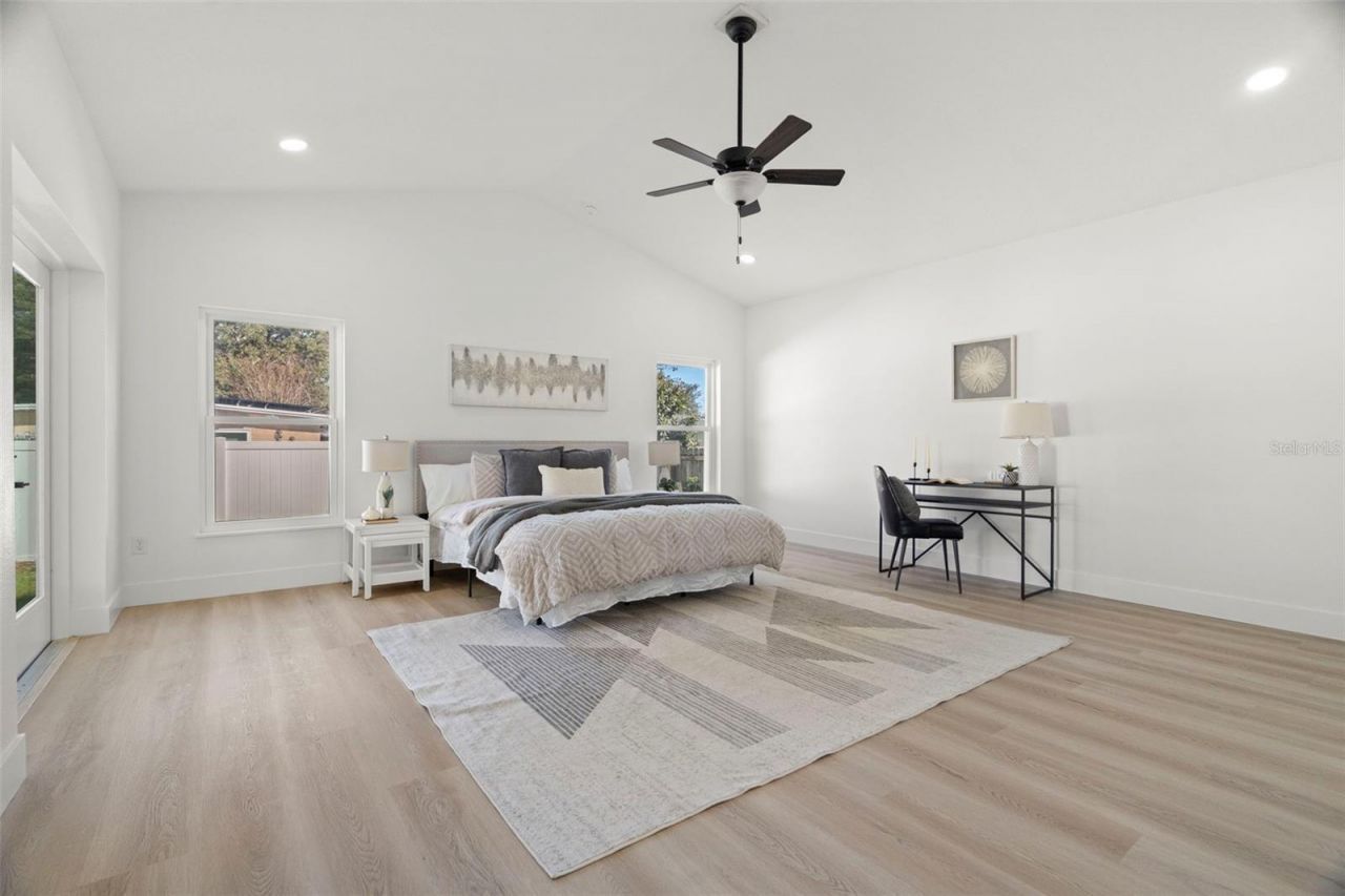 7211 Orpine Drive N, Saint Petersburg, FL 33702 Photo