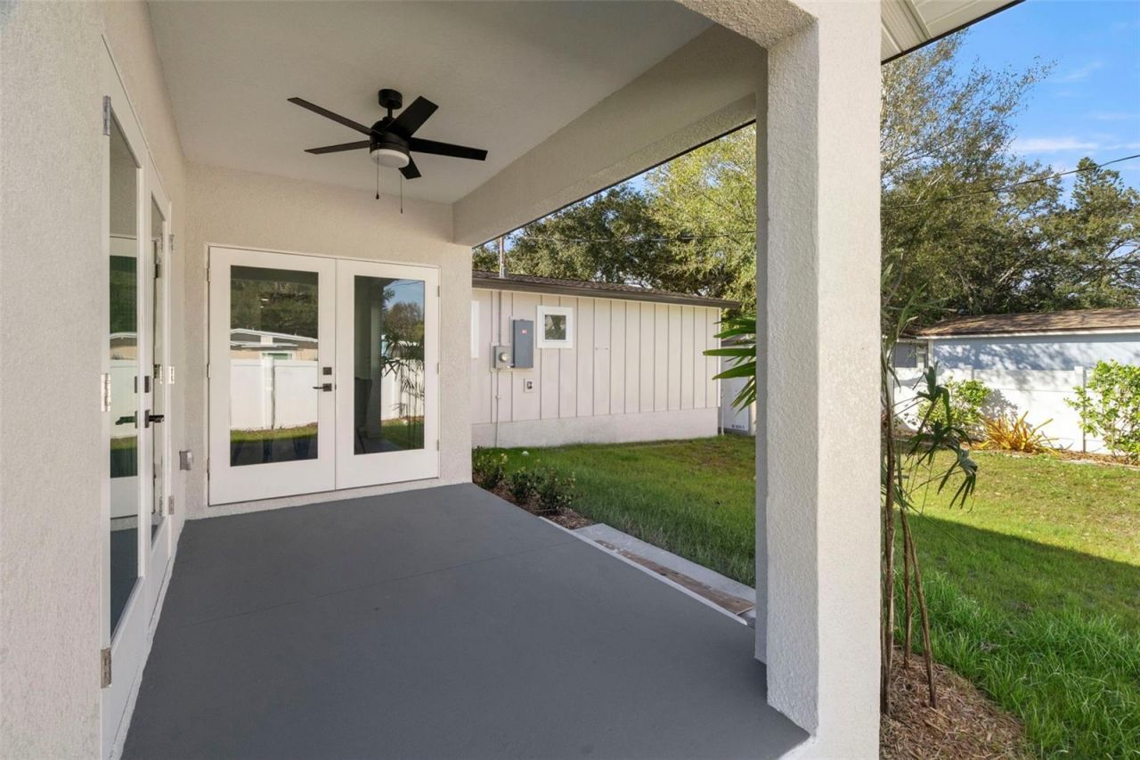 7211 Orpine Drive N, Saint Petersburg, FL 33702 Photo