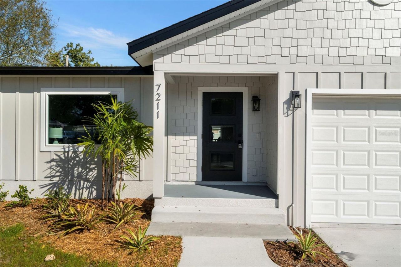 7211 Orpine Drive N, Saint Petersburg, FL 33702 Photo