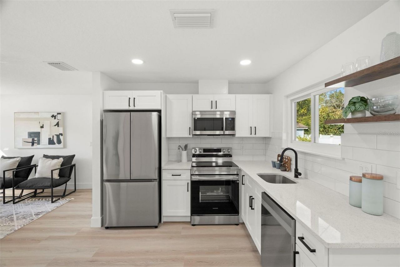 7211 Orpine Drive N, Saint Petersburg, FL 33702 Photo