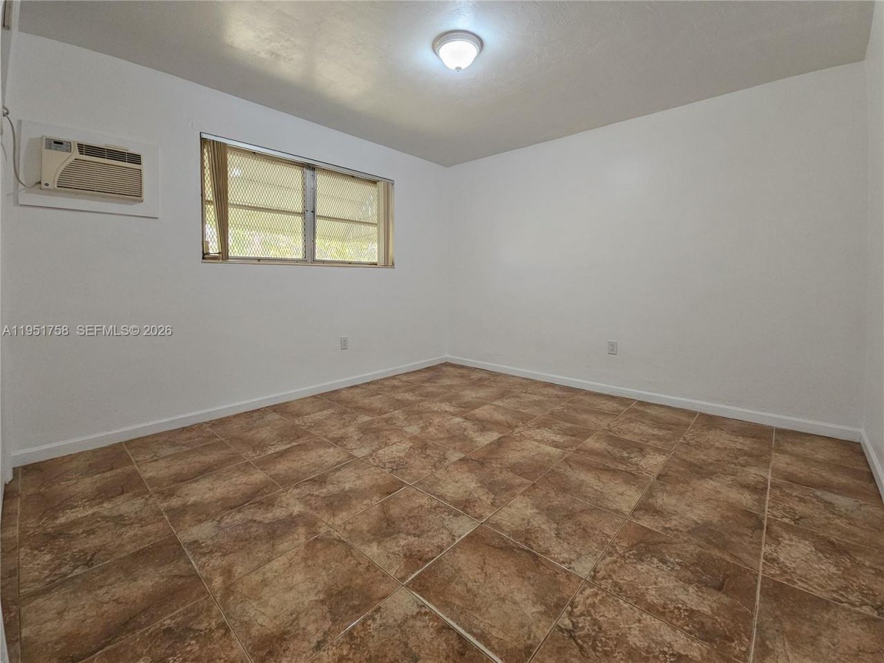 201 SW 30th Ct, Unit 201, Miami, FL 33135 Photo