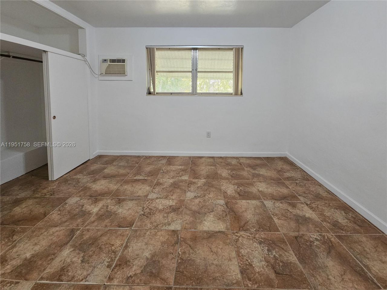 201 SW 30th Ct, Unit 201, Miami, FL 33135 Photo