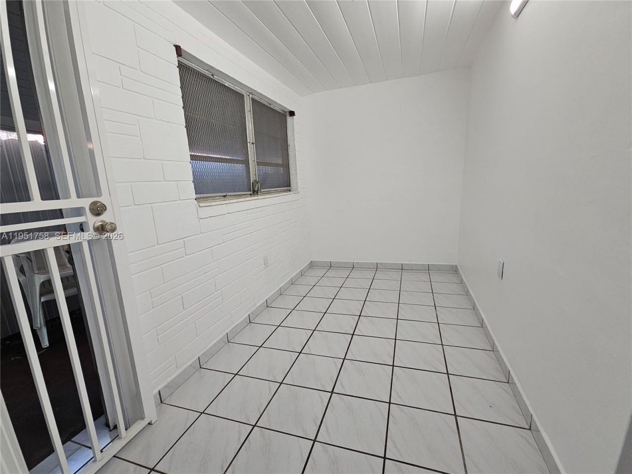 201 SW 30th Ct, Unit 201, Miami, FL 33135 Photo