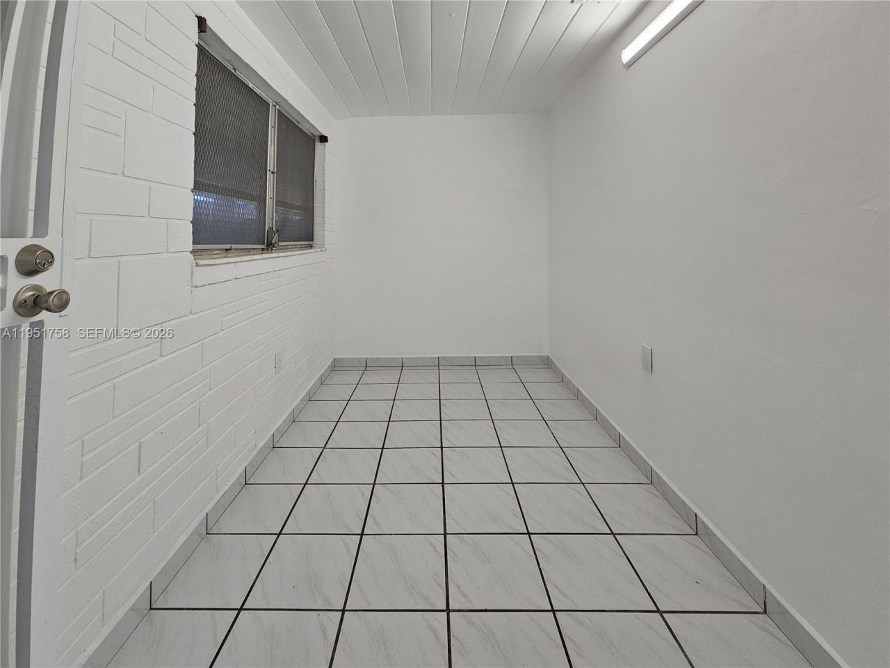 201 SW 30th Ct, Unit 201, Miami, FL 33135 Photo