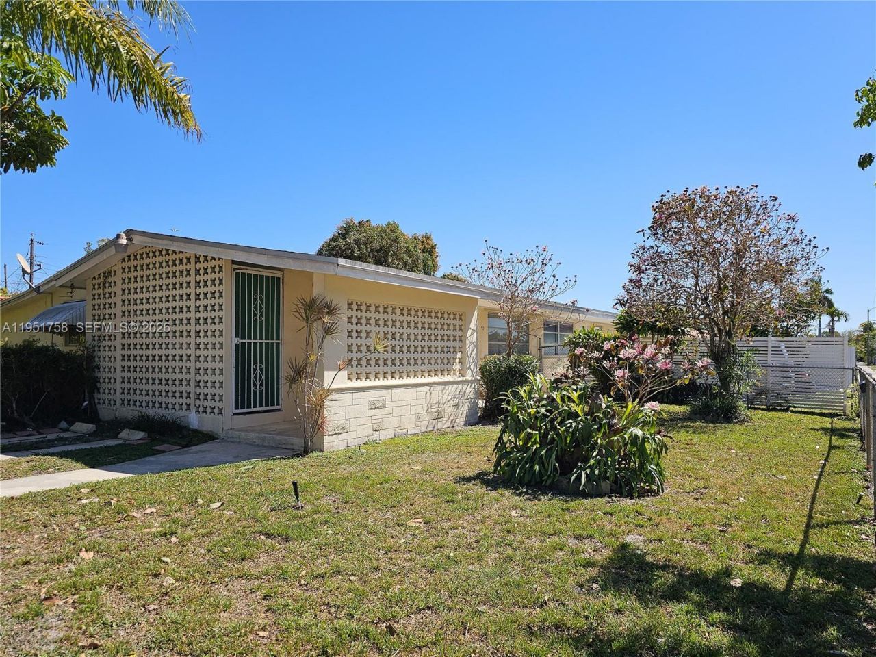 201 SW 30th Ct, Unit 201, Miami, FL 33135 Photo