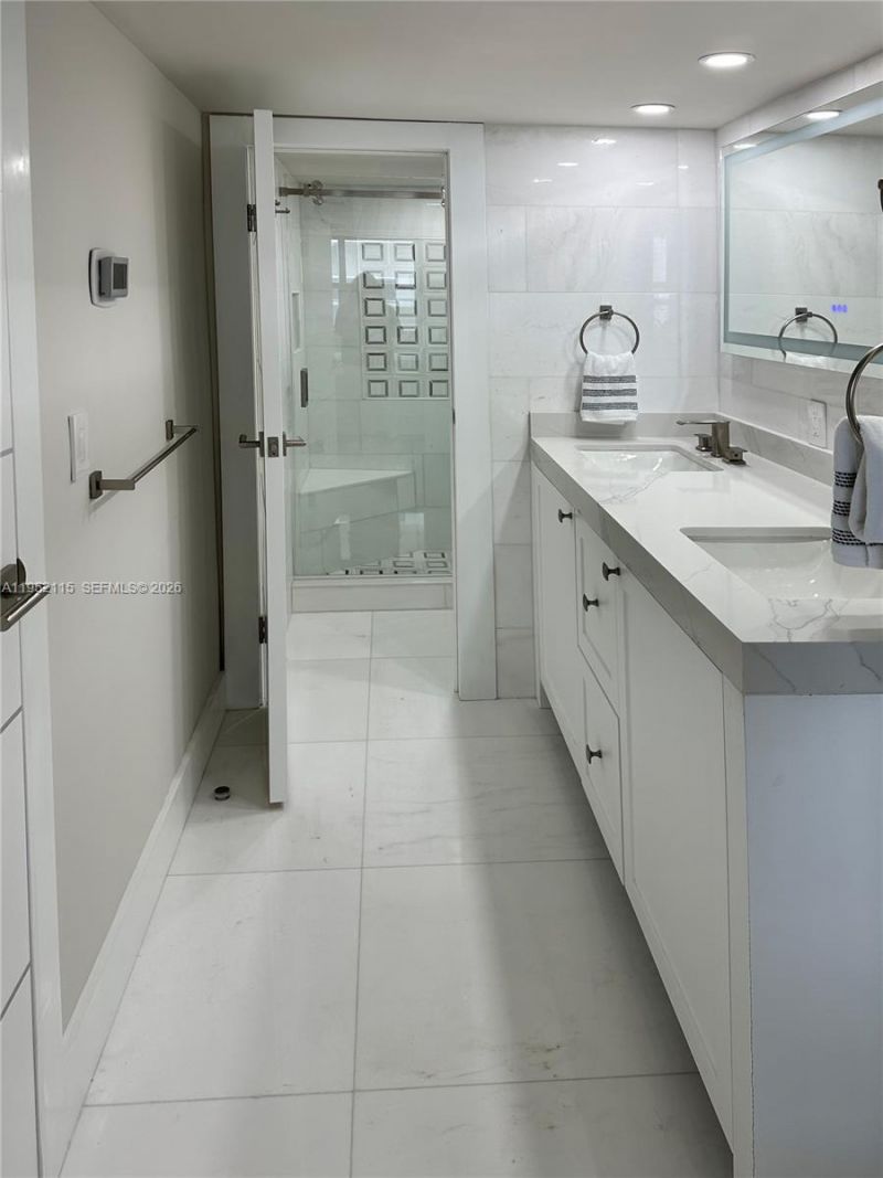 5701 Collins Ave, Unit 1221, Miami Beach, FL 33140 Photo