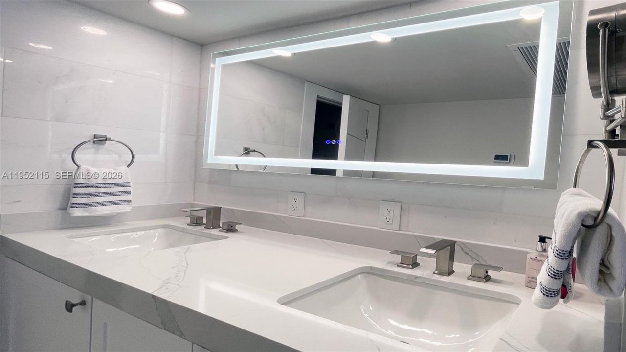 5701 Collins Ave, Unit 1221, Miami Beach, FL 33140 Photo