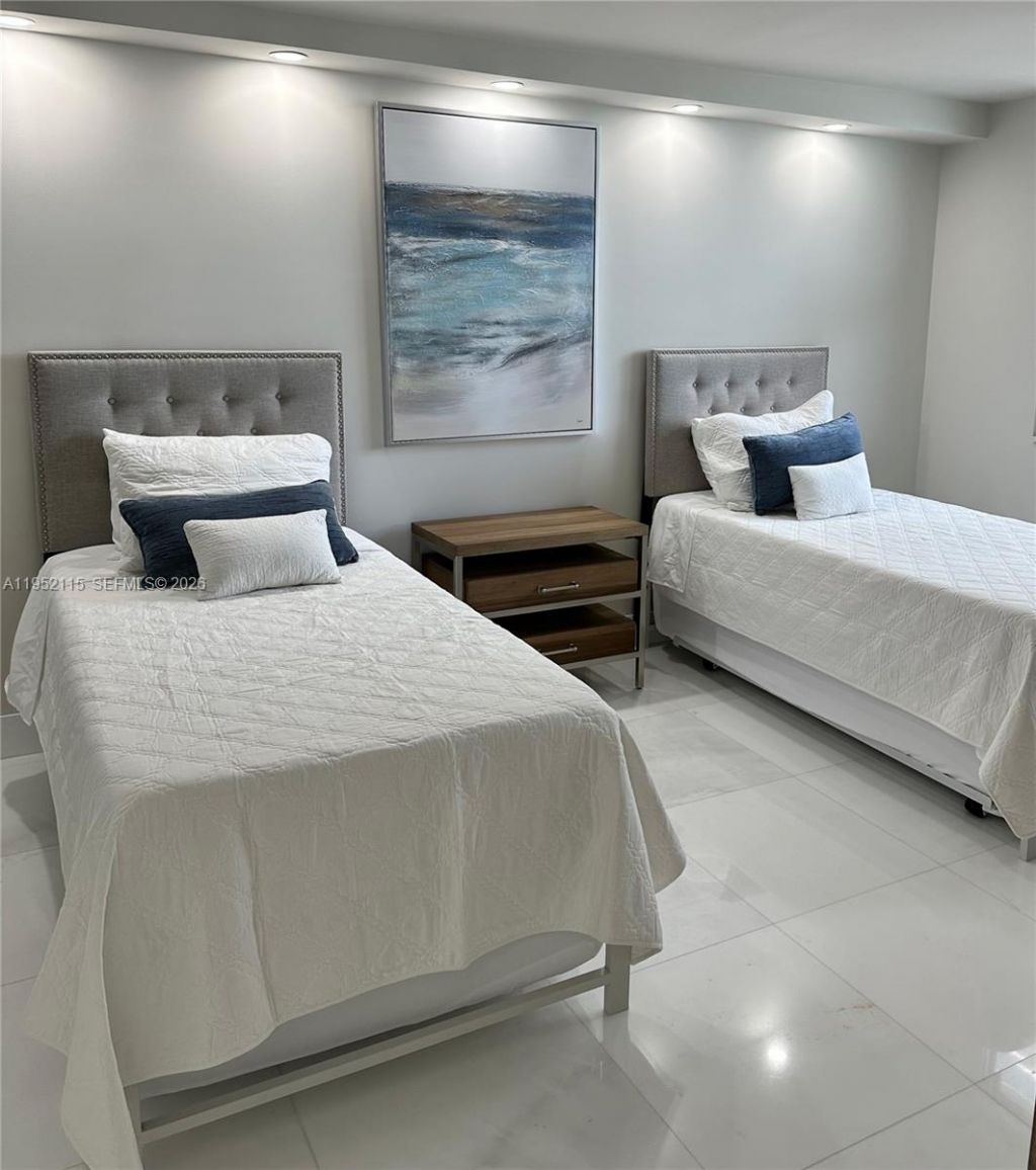 5701 Collins Ave, Unit 1221, Miami Beach, FL 33140 Photo