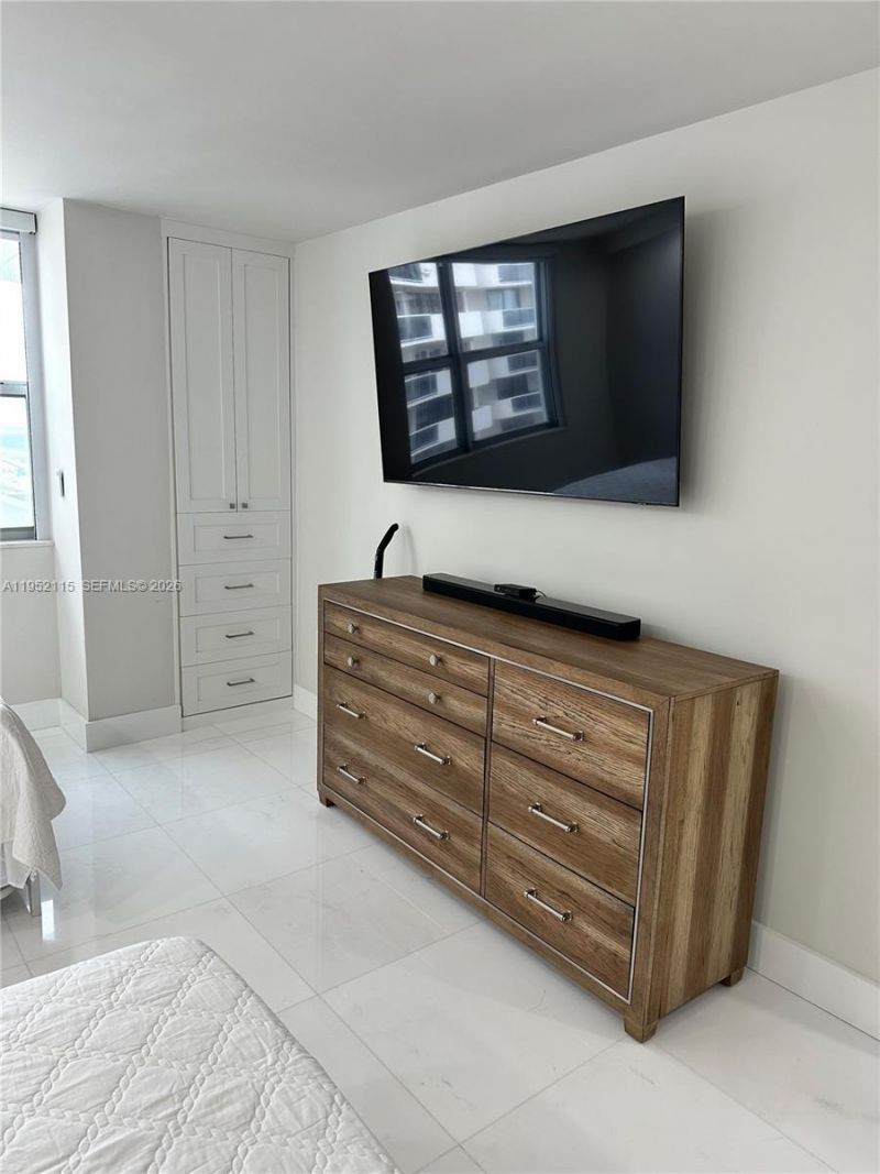 5701 Collins Ave, Unit 1221, Miami Beach, FL 33140 Photo