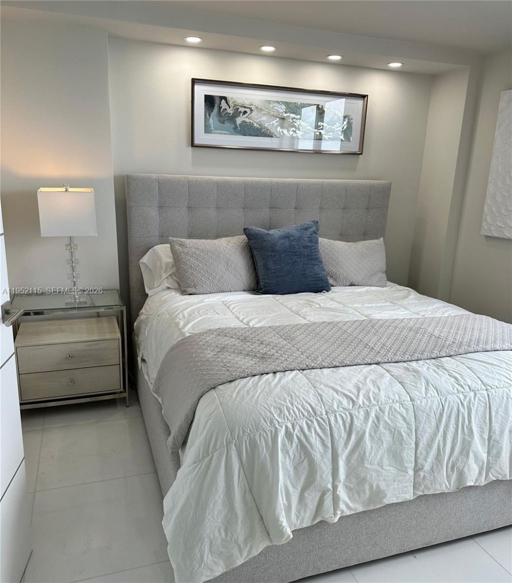 5701 Collins Ave, Unit 1221, Miami Beach, FL 33140 Photo