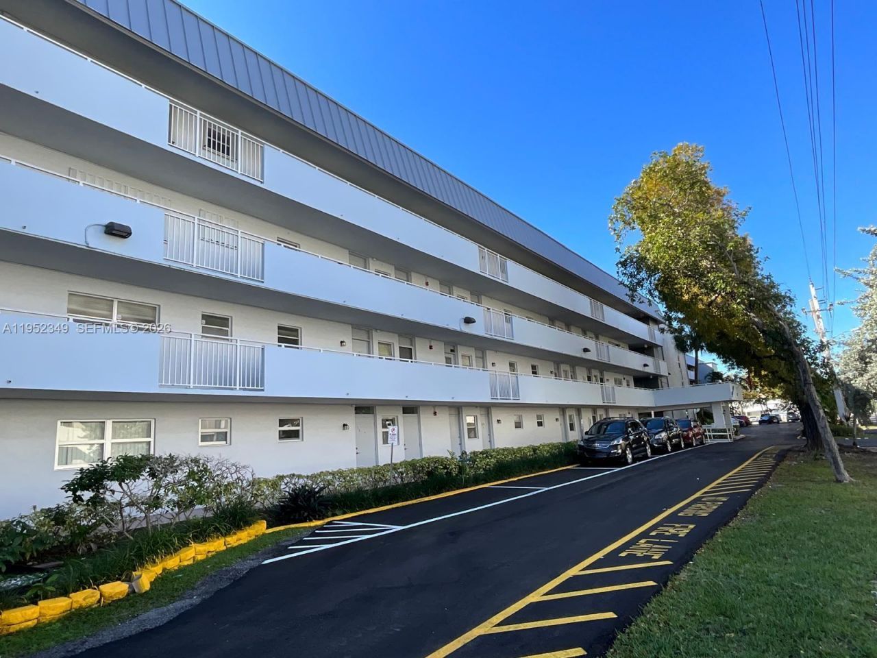 3600 NE 170th St, Unit 107, North Miami Beach, FL 33160 Main Photo