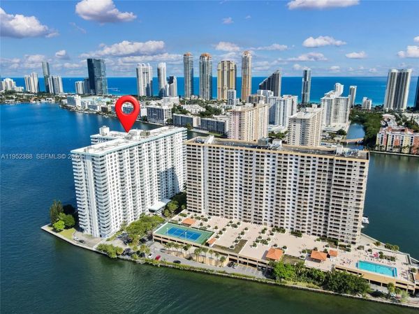 301 174th St, Unit 1018, Sunny Isles Beach, FL 33160