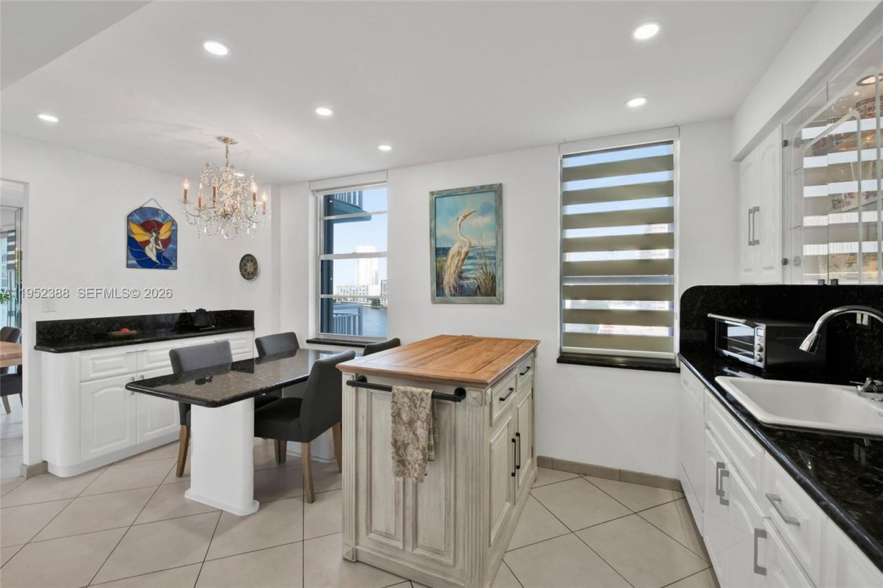 301 174th St, Unit 1018, Sunny Isles Beach, FL 33160 Photo