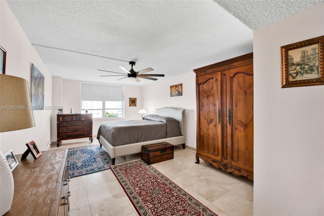 301 174th St, Unit 1018, Sunny Isles Beach, FL 33160 Photo