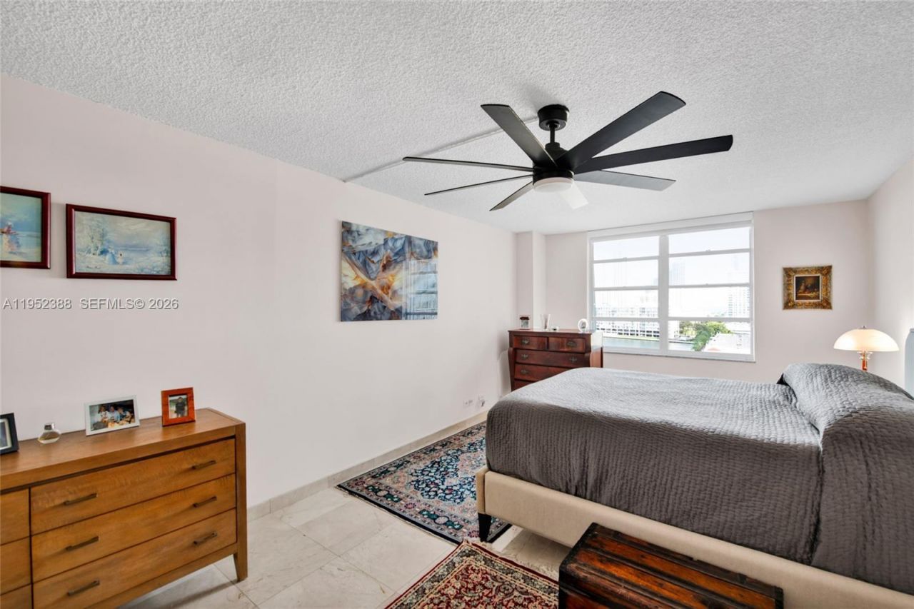 301 174th St, Unit 1018, Sunny Isles Beach, FL 33160 Photo