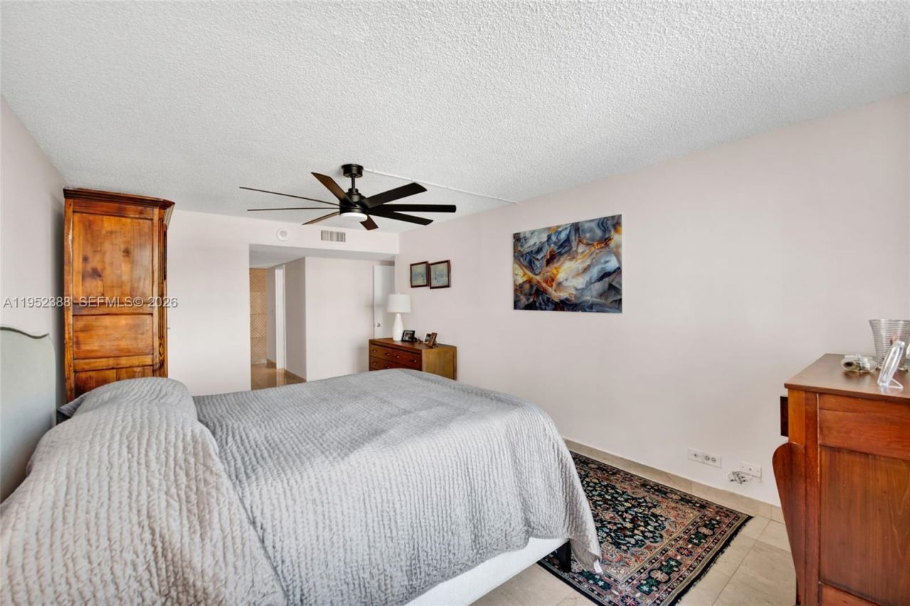 301 174th St, Unit 1018, Sunny Isles Beach, FL 33160 Photo