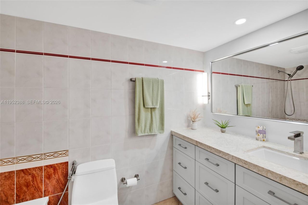 301 174th St, Unit 1018, Sunny Isles Beach, FL 33160 Photo