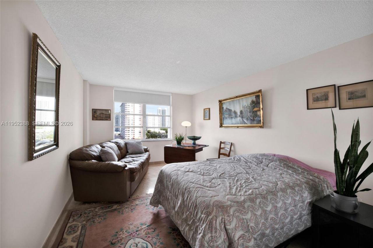 301 174th St, Unit 1018, Sunny Isles Beach, FL 33160 Photo